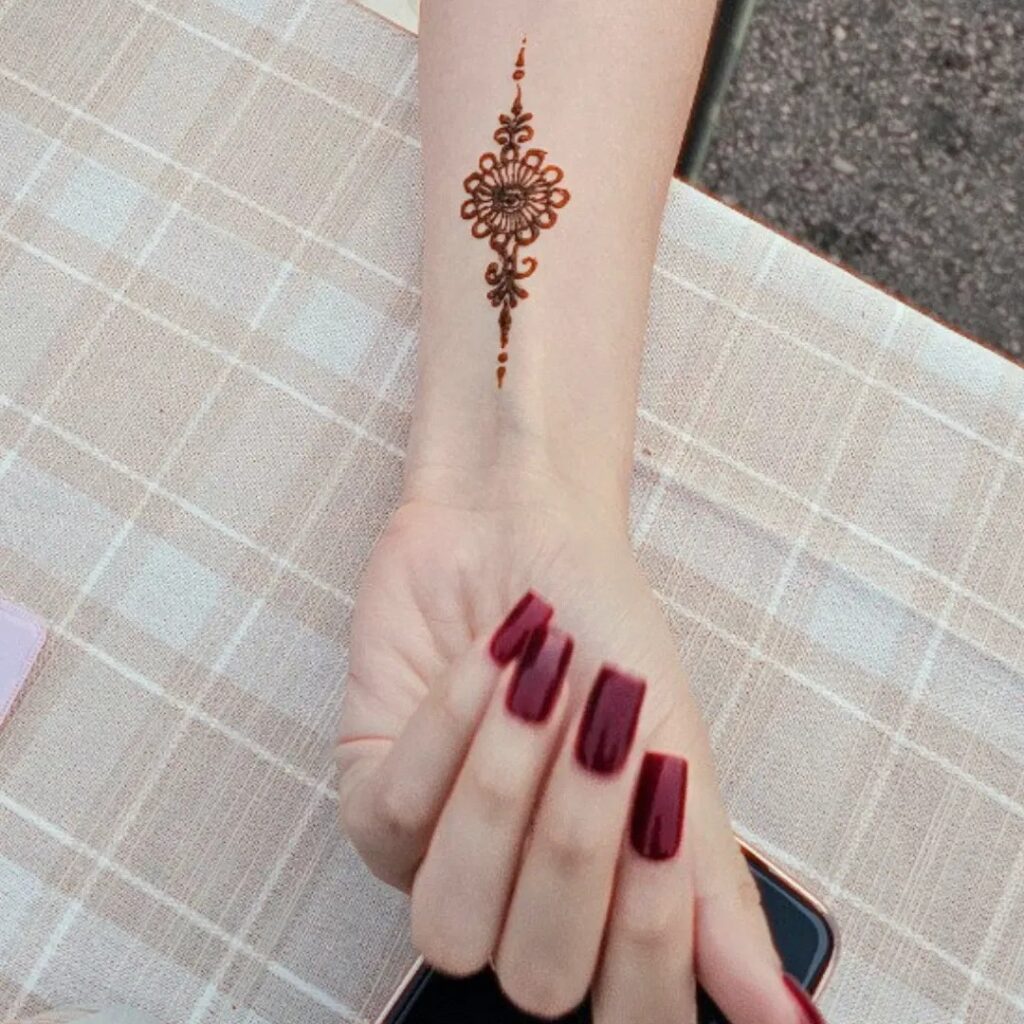 venya.henna.atx_1745136254_3614787356558129827_74168890034