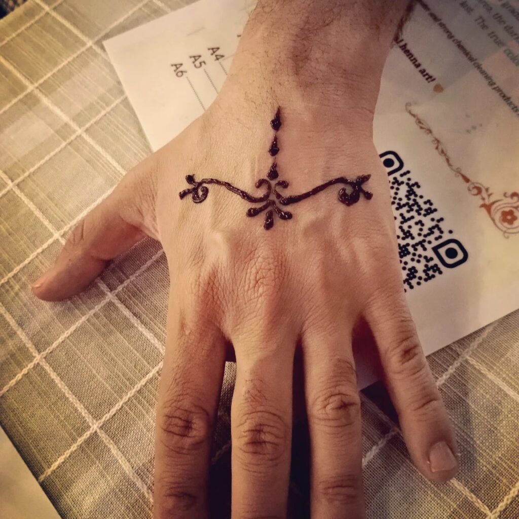 venya.henna.atx_1745546699_3618230417904582612_74168890034