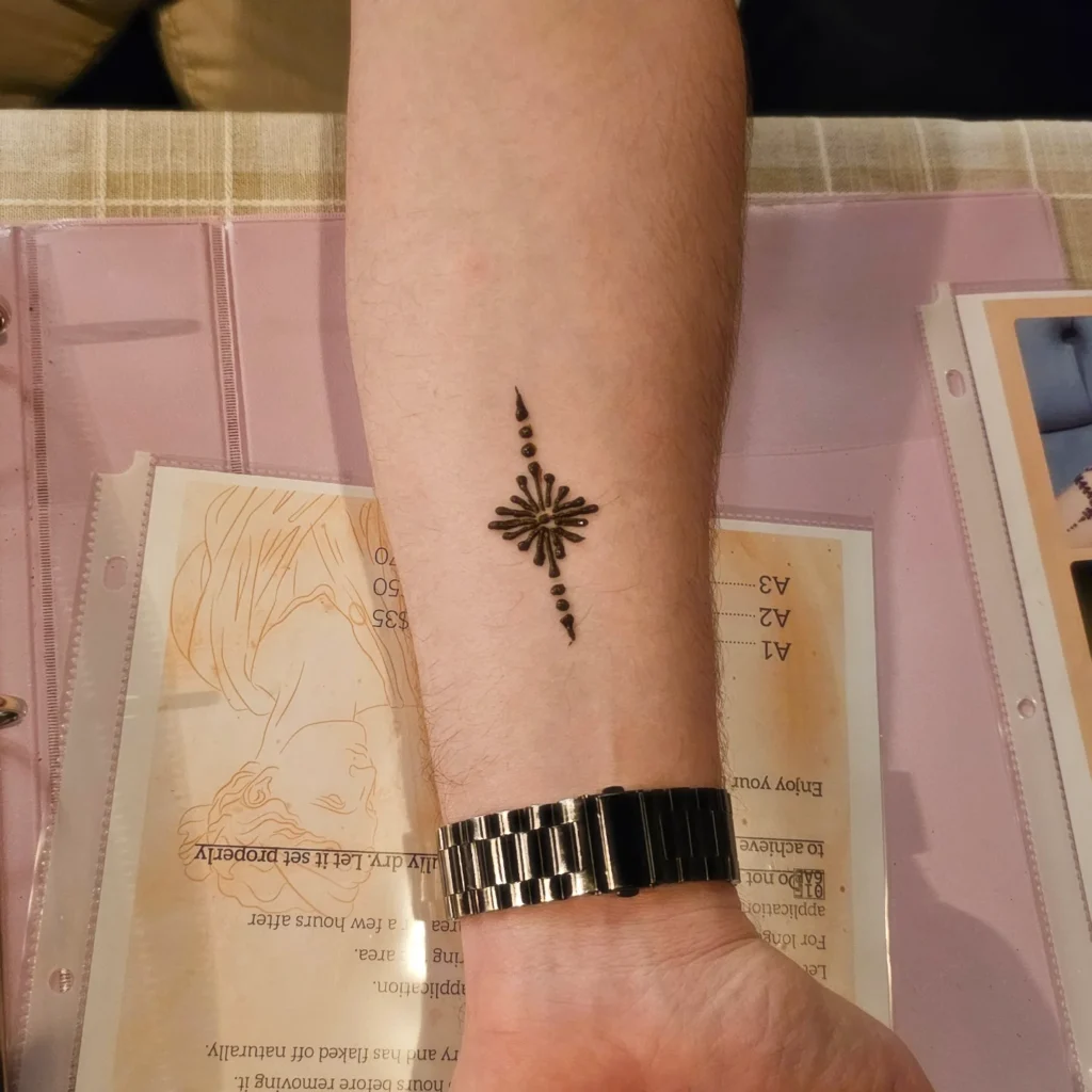 venya.henna.atx_1746070266_3622622417990785513_74168890034